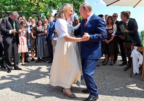 Miniatura: Władimir Putin na ślubie szefowej...