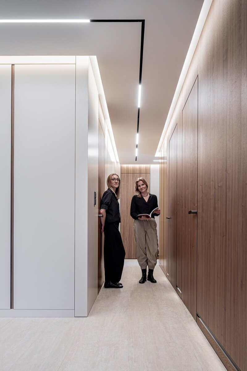 Zajrzyj do apartamentu, który koi zmysły i inspiruje do zmian