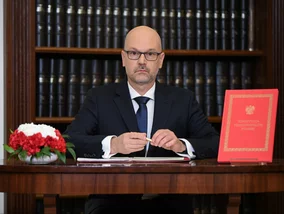 Miniatura: Kulisy ślubowania Berka. Zmiana Sali...