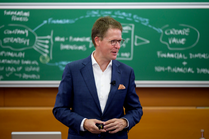 Dziekan IESE Business School – Franz Heukamp