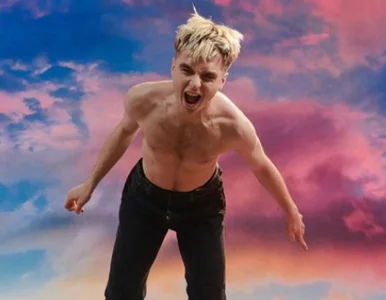 Miniatura: Warszawa. Spontaniczny koncert Maty. Raper...