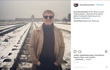 Pamiątkowe zdjęcie z Auschwitz 