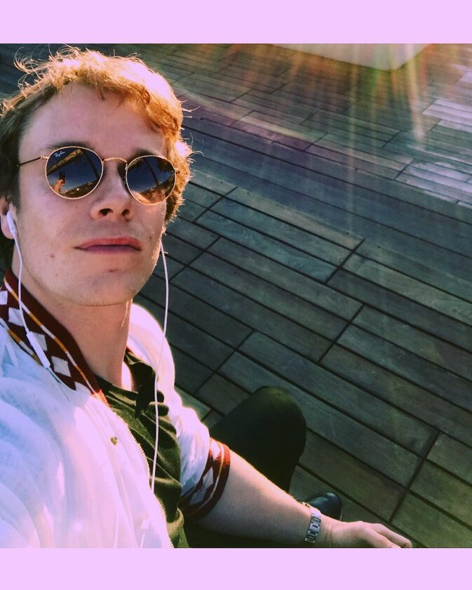 Alfie Allen 