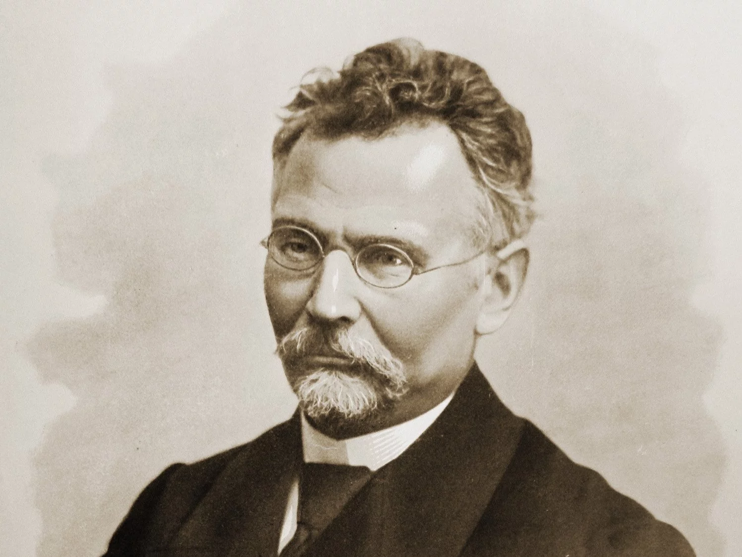 Jak naprawdę nazywali się ci znani pisarze? Mało kto odpowiada na 5. pytanie