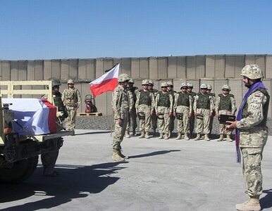 Miniatura: Żołnierze w Afganistanie oddali cześć...