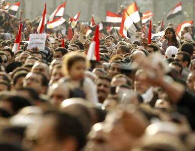 Miniatura: Egipt: 18 dni protestów, 365 ofiar