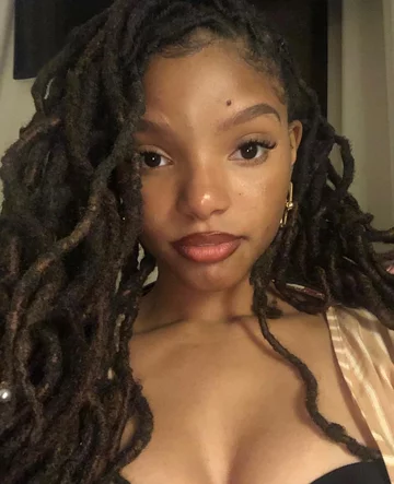 Halle Bailey 