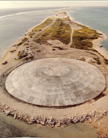 Runit Dome w&nbsp;trakcie budowy w&nbsp;latach 1977-1980