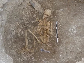 Miniatura: Odkryto grób sprzed 2000 lat. Archeolodzy...