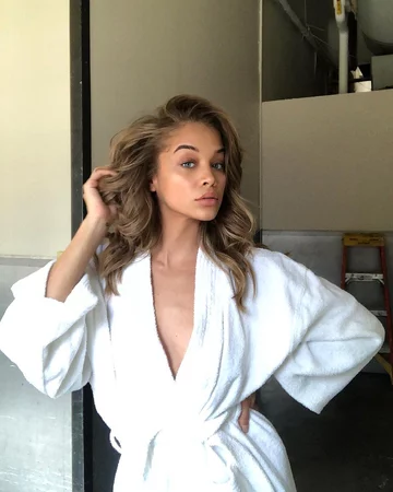 Jasmine Sanders 
