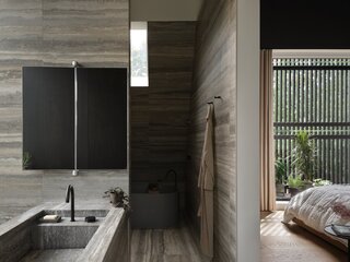 Dom z czarną kuchnią, projekt Batay-Csorba Architects