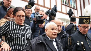 Miniatura: Kaczyński pojawił się na głośnej wystawie....