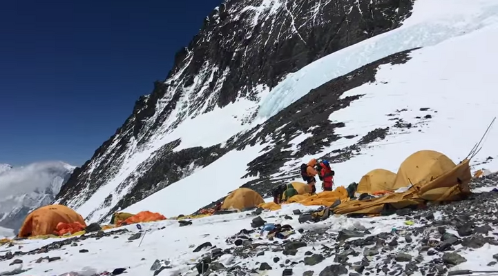 Miniatura: Niezwykła akcja ratunkowa na Mount Everest