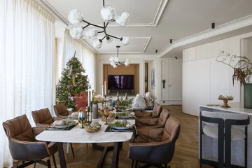 Świąteczny nastrój zaczyna się od architektury wnętrza – dobrze zaprojektowany dom pozwala celebrować Boże Narodzenie wszystkimi zmysłami, bez pośpiechu i bez kompromisów, projekt: Hola Design 