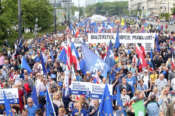 Miniatura: Ulicami Warszawy przeszedł marsz „Polska w...