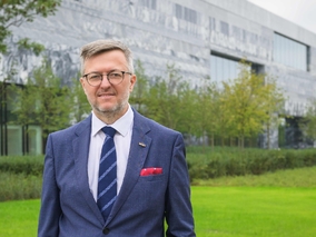 Miniatura: „Haust świeżego powietrza w dusznym...