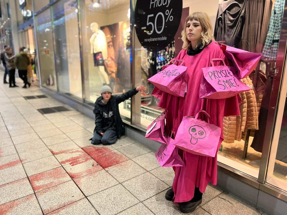 Protest pod H&M 