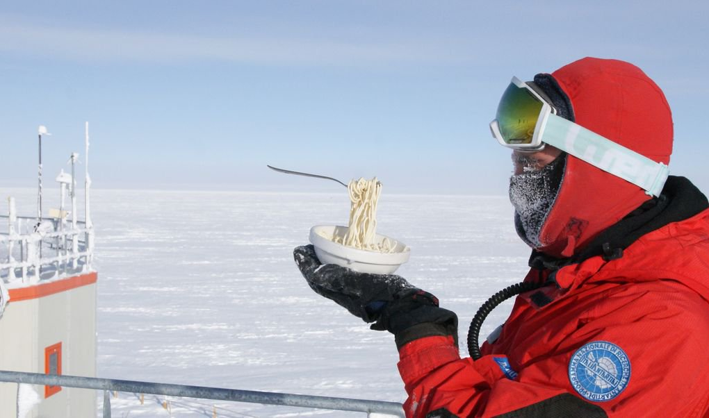 Posiłek na stacji antarktycznej 