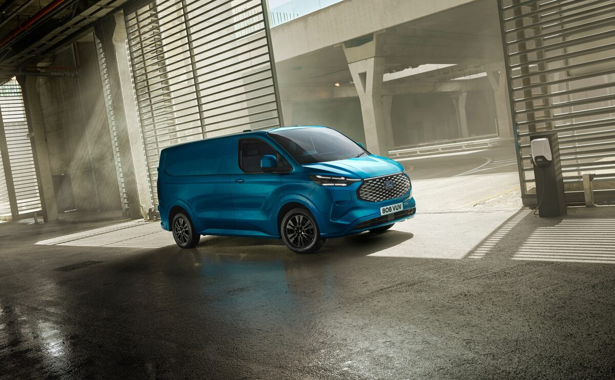 Ford E-Transit Custom 