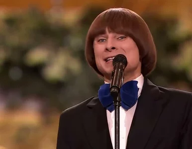 Miniatura: Ralph Kamiński zaśpiewał kolędę. Jedni...