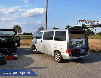 Miniatura: Policjanci odzyskali auto skradzione w...