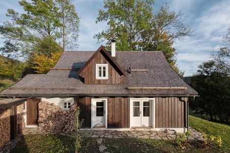 Miniatura: Drewniany domek w Górach Izerskich,...