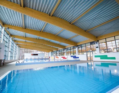 Miniatura: Kontrowersyjny zakaz na basenie. Prysznic...