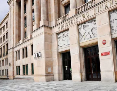 Miniatura: Polacy nadal chętni na obligacje, ale boom...