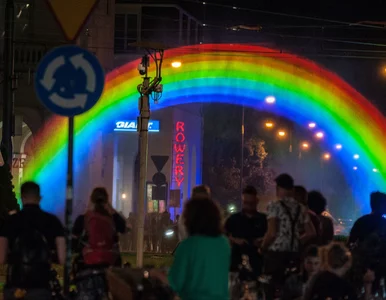 Miniatura: Znana aktorka o tęczy na placu Zbawiciela....