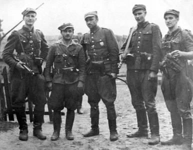 Miniatura: 7. raz obchodzimy Dzień Pamięci Żołnierzy...