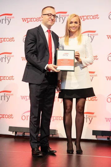 Orły Tygodnika „Wprost” 2016 na Pomorzu ENERGA S.A., Grupa Lotos S.A. oraz prezydent Gdyni Wojciech Szczurek zostali laureatami Orłów Tygodnika „Wprost” na Pomorzu. Nagrody wręczono w poniedziałek w sopockim Sheraton Hotel. Statuetkę w imieniu prezydenta Gdyni odebrała wiceprezydent Katarzyna Gruszecka-Spychała.