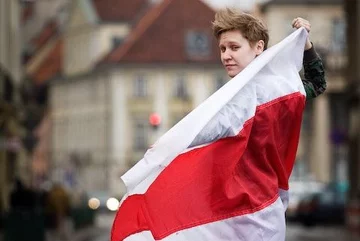 Gaba Kulka demonstruje solidarność z Białorusią (fot. W. Radwański)