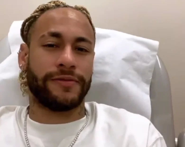 Miniatura: Neymar zaskoczył nową fryzurą....