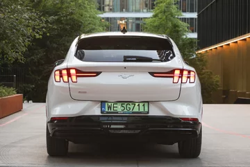 Ford Mustang Mach-E Frost White 