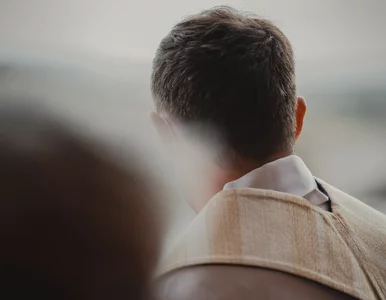 Miniatura: Ksiądz bił ministrantów w pośladki? Kuria...