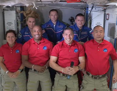 Miniatura: Astronauci misji Crew-1 już na pokładzie...