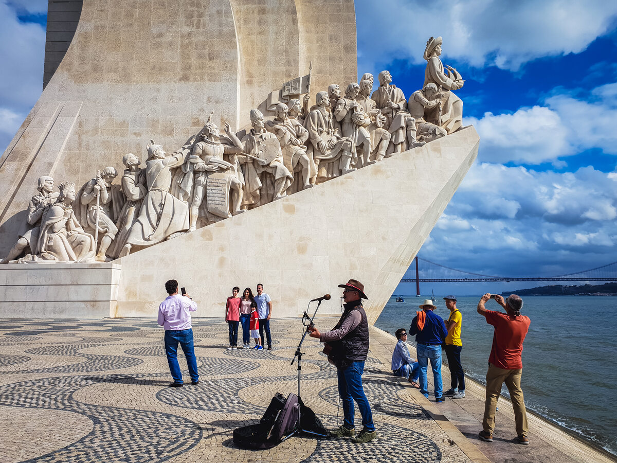 Pomnik odkrywców, Lizbona Czy smartfon może zastąpić profesjonalny aparat na zagranicznej wycieczce? Sprawdziliśmy to w Portugalii. Wszystkie fotografie zostały wykonane telefonem Samsung Galaxy S9+.