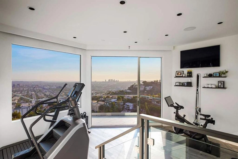 Dom w Los Angeles wystawiony na sprzedaż przez Nicole Scherzinger 