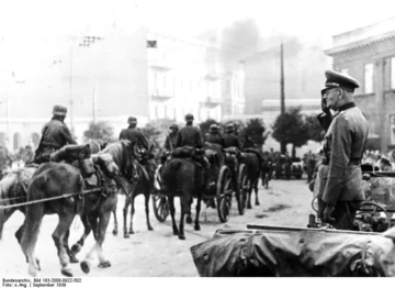 Wejście wojsk niemieckich do Łodzi, 9 września 1939 r. Paradę wojsk odbiera generał. Maximilian Freiherr von Weichs