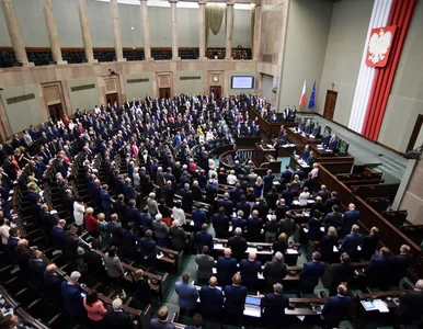 Miniatura: NA ŻYWO: W Sejmie o projektach ustaw ws....