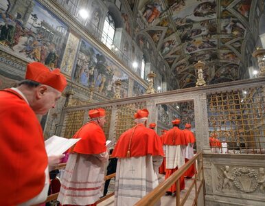 Miniatura: Papież Franciszek odprawia pierwszą mszę