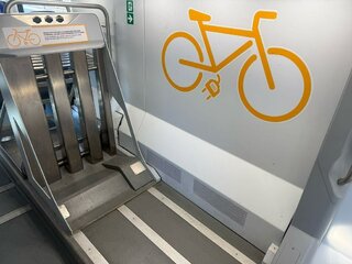 Modern bicycle spaces on regional trains