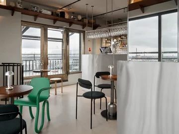 Wnętrza kultowego hotelu Torni w Helsinkach, projekt Fyra v2com, 5941-01