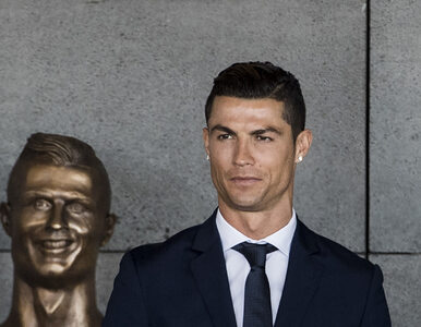 Miniatura: Cały świat śmieje się z rzeźby Ronaldo. Co...