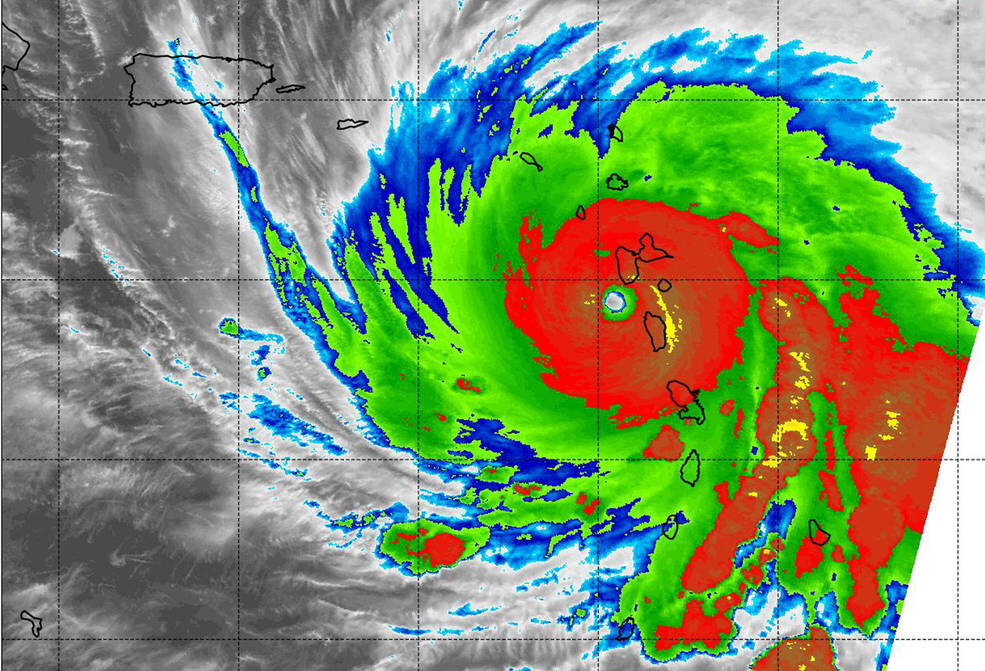 Widok z satelity na huragan Maria, 19 sierpnia 