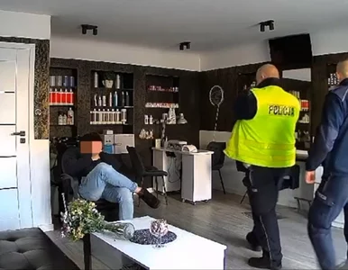 Miniatura: 23-latek włamał się do salonu urody, a...