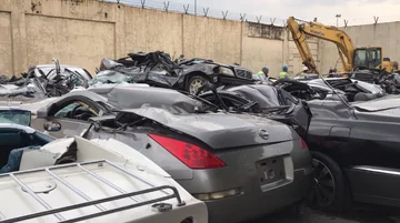 Samochody zostały przywiezione nielegalnie na Filipiny 