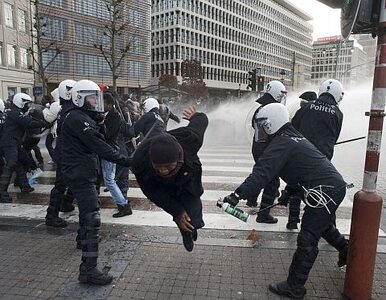 Miniatura: Zamieszki w Brukseli: 200 zatrzymanych,...