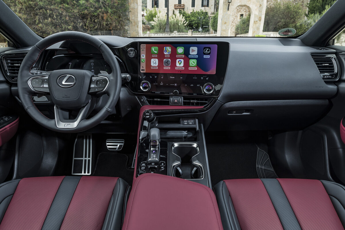 Nowy Lexus NX 450h+ 