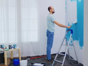 Miniatura: Chciał tylko odświeżyć ściany. Rachunek w...